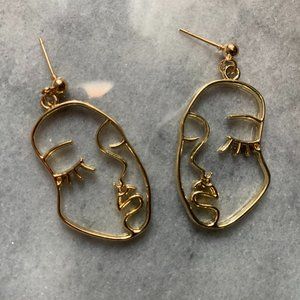Minimalist Profile Earring